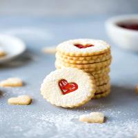 Easy Almond Linzer Cookies Recipe_image