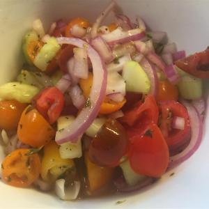 Refreshing Tomato Cucumber Salad_image