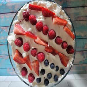 Patriotic Berry Trifle_image