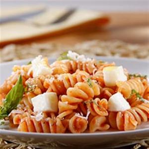 Rotini with Tomato and Basil Sauce and Mozzarella_image