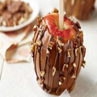 Chocolate-Pecan Caramel Apples image