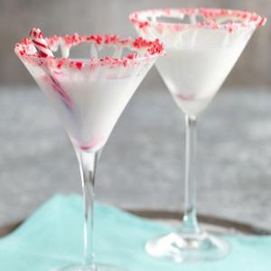 White Chocolate-Peppermint Marshmallow Martini_image