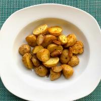 Garlic Roasted Potatoes_image