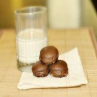 Chocolate Dipped Nilla Wafer Peanut Butter Sandwiches_image