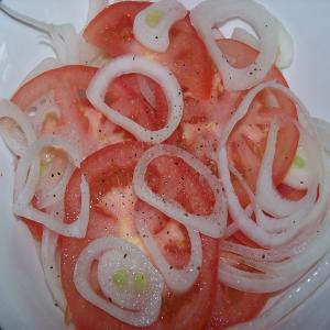 Tomato and Onion Salad image