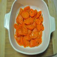 Parsley Buttered Carrots for the Microwave_image