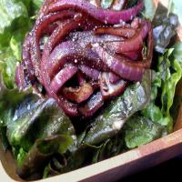 Red Lettuce With Balsamic Onions_image