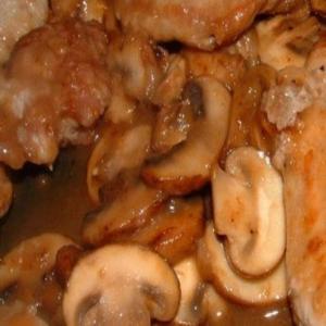 Pork Chops In Mushrooom-Marsala Sauce_image