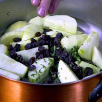 Spiced Apples and Raisins_image