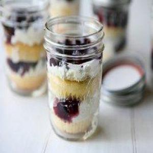 Vanilla Cupcakes, Blueberry and Whipped Topping Jar Parfaits_image