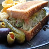 Delicious Chicken Avocado Salad Sandwiches_image
