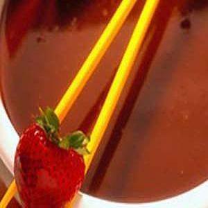Fudgy Milk Chocolate Fondue Recipe_image