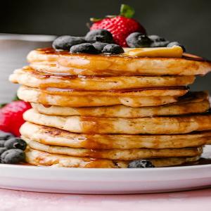 Buttermilk Pancakes | How to make tall and fluffy pancakes!_image