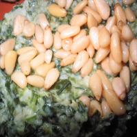 Creamed Spinach With Honey Glazed Pine Nuts_image