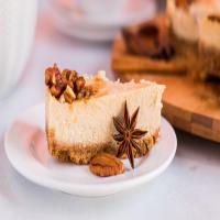 Sweet Potato Cheesecake With Praline Topping_image