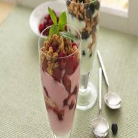 Yogurt-Granola Parfaits with Berries_image