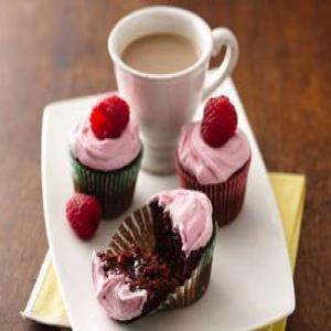 Mini Raspberry Filled Chocolate Cupcakes_image