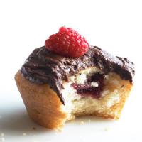 Jam Cupcakes with Chocolate Frosting_image