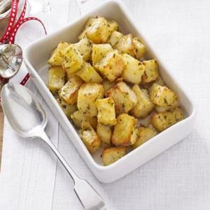 Crunchy potato squares with herby salt_image