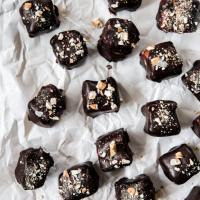 Chocolate Covered Marshmallows (The Easiest Christmas Treats!)_image