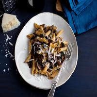 Penne With Mushroom Ragout and Spinach_image