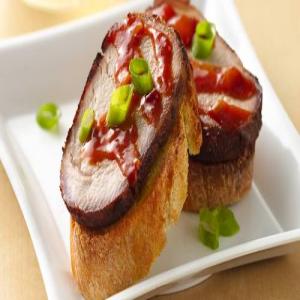 Barbecued Pork Tenderloin with Curried Toast_image