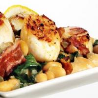 Seared scallops with white beans and bacon Recipe - (4/5) image