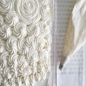 Whipped Cream Cream Cheese Frosting_image