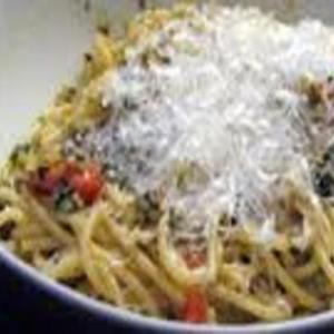 Lidia Basrianich's Spaghetti and Pesto Trapanese_image