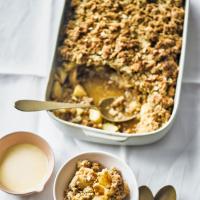 Spiced apple & flapjack crumble_image