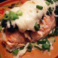 Poached Salmon With Spinach and Cheese_image