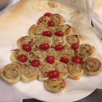 Puff Pastry Pull-Apart Christmas Tree_image