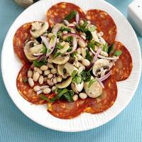 Garlicky bean salad with chorizo_image