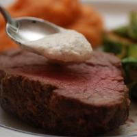 Beef Tenderloin with Horseradish-and-Roasted Garlic Crust_image