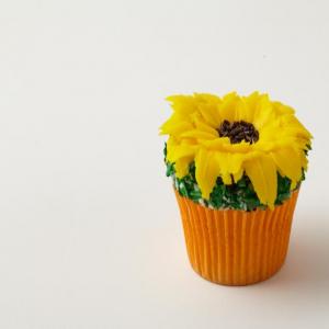 Giant Sunflower Cupcakes_image