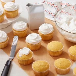 Extra Fluffy Buttercream Frosting_image