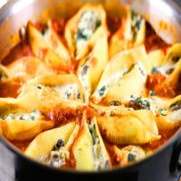 Giant Ricotta, Mushroom and Spinach Stuffed Pasta Shells_image