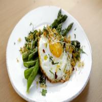 Pan Roasted Asparagus with Crispy Fried Egg_image