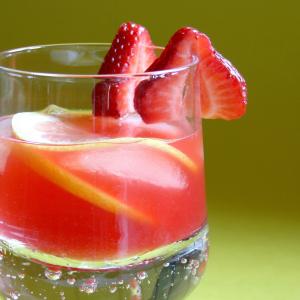 Strawberry Lemonade Concentrate, Bottled image