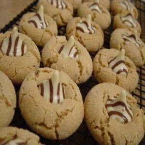 Hershey's Kiss Peanut Butter Cookies_image