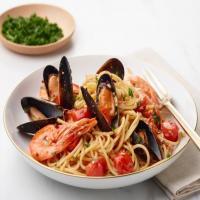 Spaghetti with Shrimp, Mussels and Baby Tomatoes_image