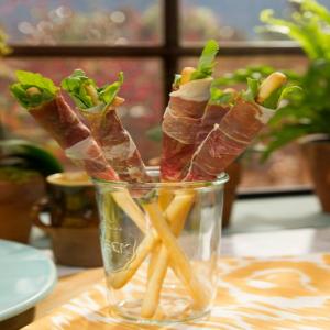 Prosciutto Salad on a Stick_image