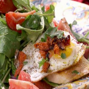 Tomato, Red Onion and Rocket Salad with Fried Egg, Grilled Chorizo and Grilled Provoleto Crostini_image