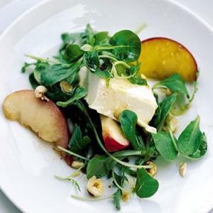 Peach & hazelnut salad image