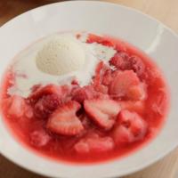 Stewed Rhubarb & Red Berries_image