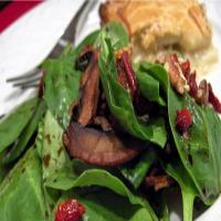 Spinach Salad With Pecans and Sun-Dried Tomato_image