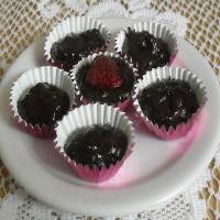 Mini Chocolate-Raspberry Nut Cups_image