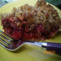 Humble Strawberry Rhubarb Crumble Pie_image