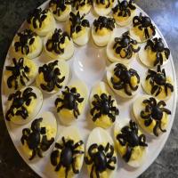 Scary Spider Deviled Eggs_image