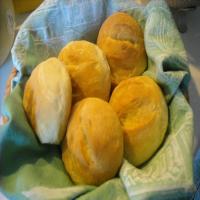 Spanish Crusty Bread Rolls_image